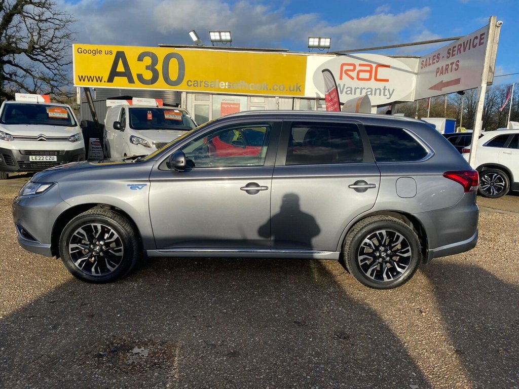 Used Mitsubishi Outlander 2017 for sale - 77636736: Photo 10
