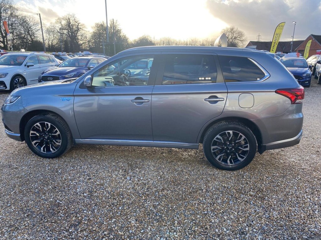 Used Mitsubishi Outlander 2017 for sale - 77636736: Photo 12