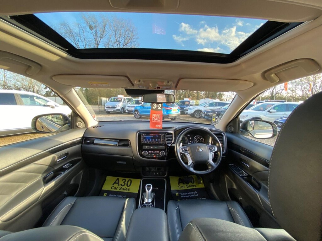 Used Mitsubishi Outlander 2017 for sale - 77636736: Photo 36