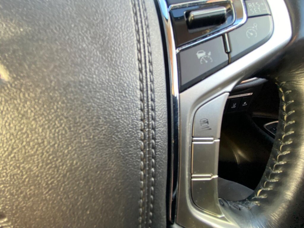 Used Mitsubishi Outlander 2017 for sale - 77636736: Photo 39