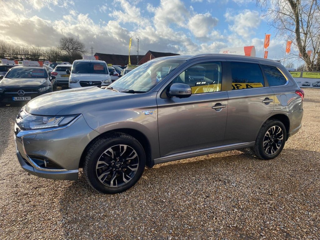Used Mitsubishi Outlander 2017 for sale - 77636736: Photo 9
