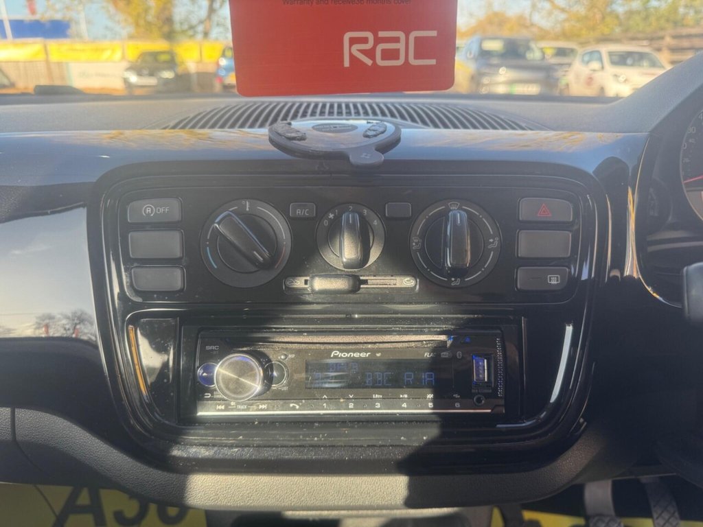 Used Volkswagen up! 2014 for sale - 76604941: Photo 21