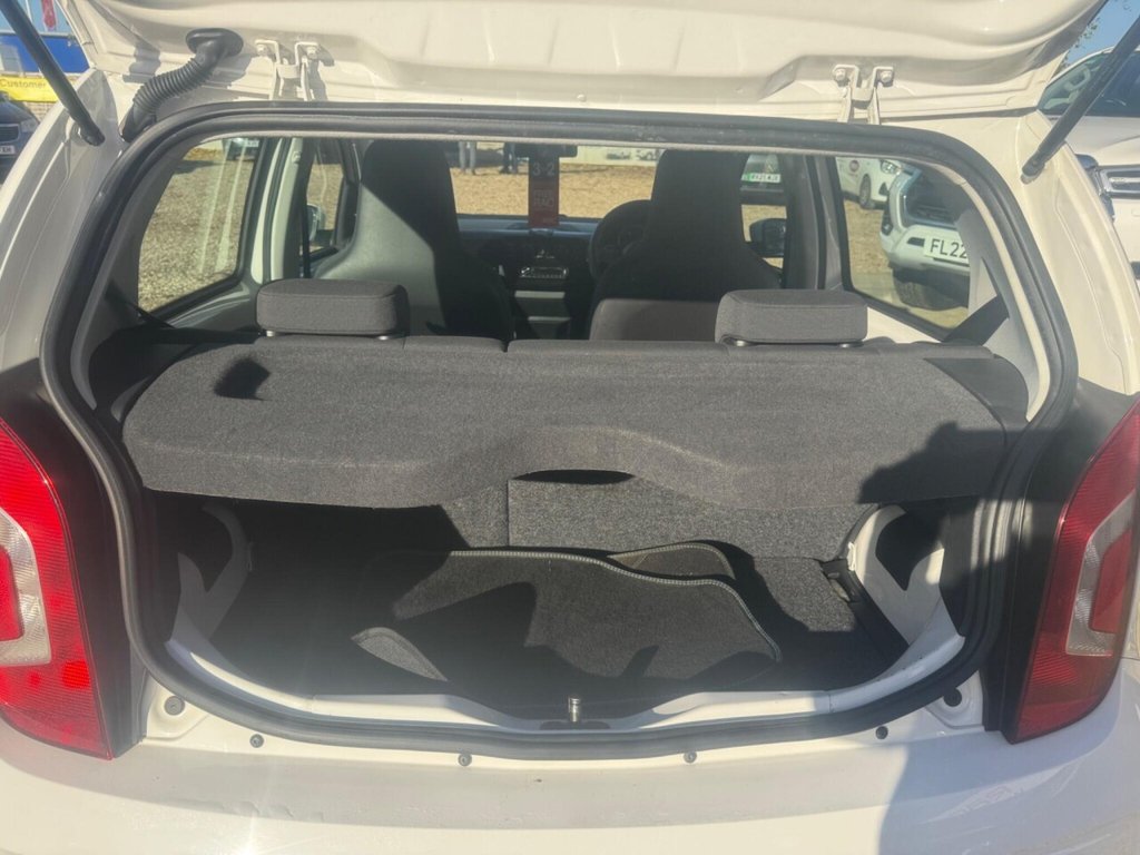 Used Volkswagen up! 2014 for sale - 76604941: Photo 28