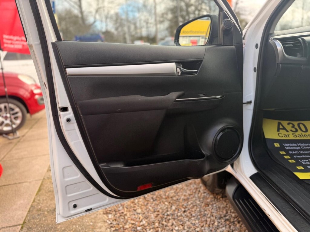 Used Toyota Hilux 2022 for sale - 77263930: Photo 44