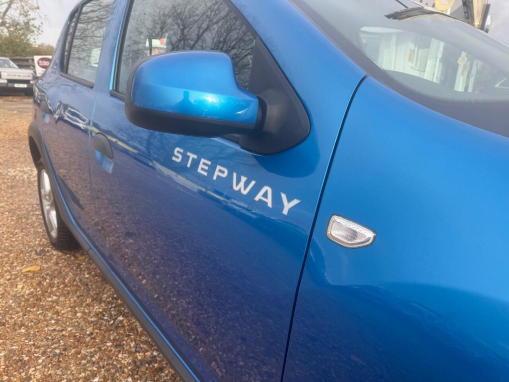 Used Dacia Sandero Stepway 2015 for sale - 76632087: Photo 24