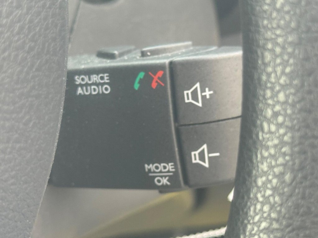 Used Dacia Sandero Stepway 2015 for sale - 76632087: Photo 33