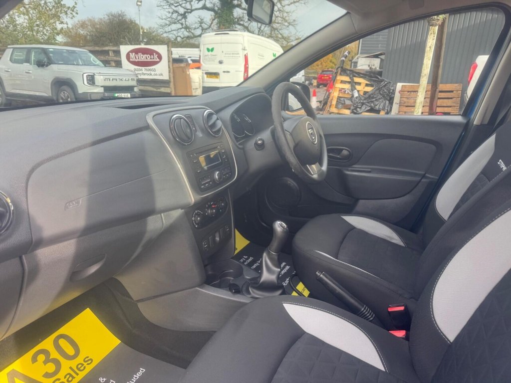 Used Dacia Sandero Stepway 2015 for sale - 76632087: Photo 44