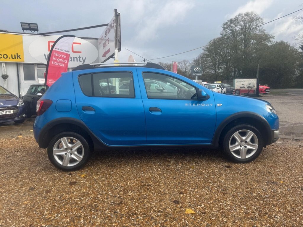 Used Dacia Sandero Stepway 2015 for sale - 76632087: Photo 5