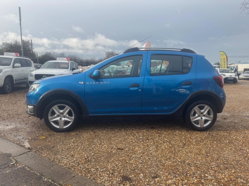 Used Dacia Sandero Stepway 2015 for sale - 76632087: Photo 8