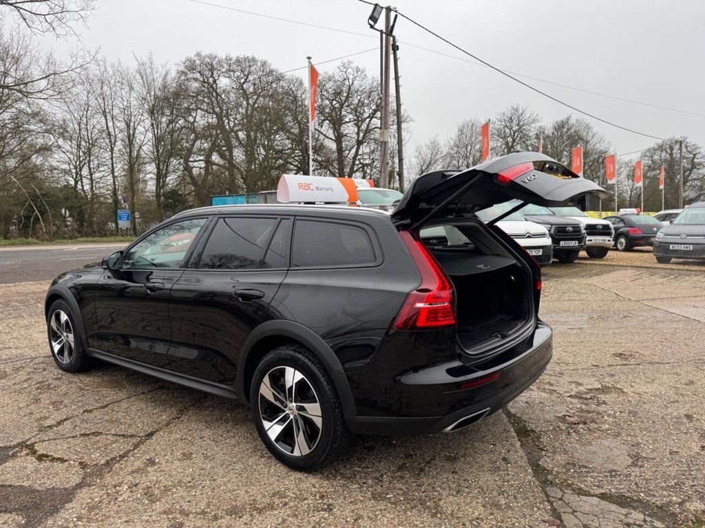 Used Volvo V60 Cross Country 2021 for sale - 76285274: Photo 24