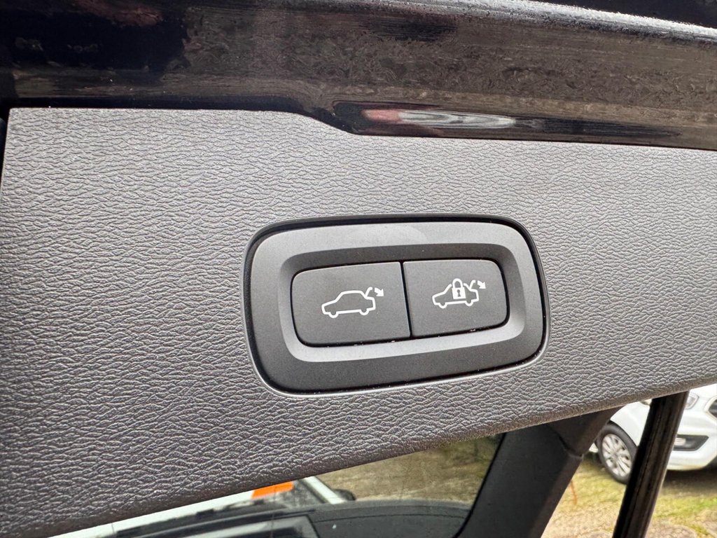 Used Volvo V60 Cross Country 2021 for sale - 76285274: Photo 31