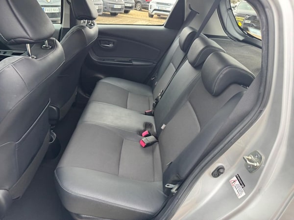 Used Toyota Yaris 2014 for sale - 76285273: Photo 35