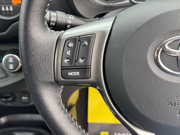 Used Toyota Yaris 2014 for sale - 76285273: Photo 48