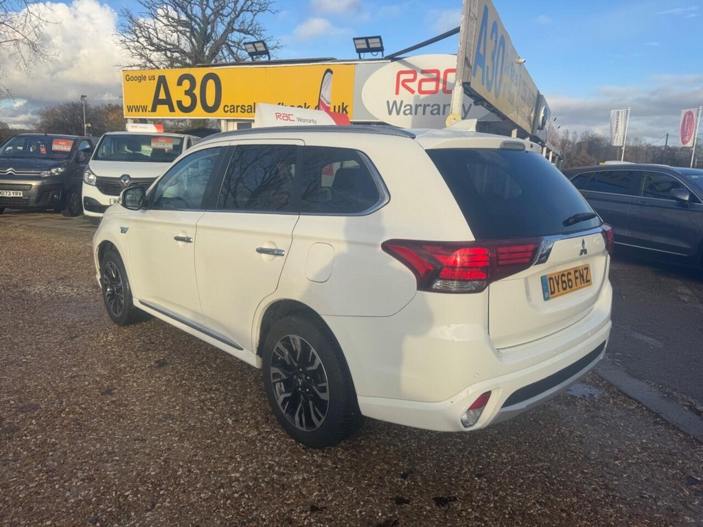 Used Mitsubishi Outlander 2016 for sale - 76784137: Photo 11