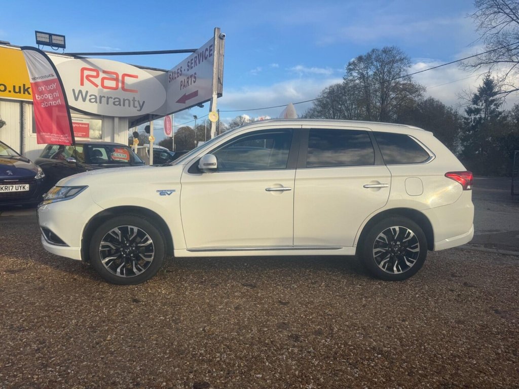 Used Mitsubishi Outlander 2016 for sale - 76784137: Photo 12