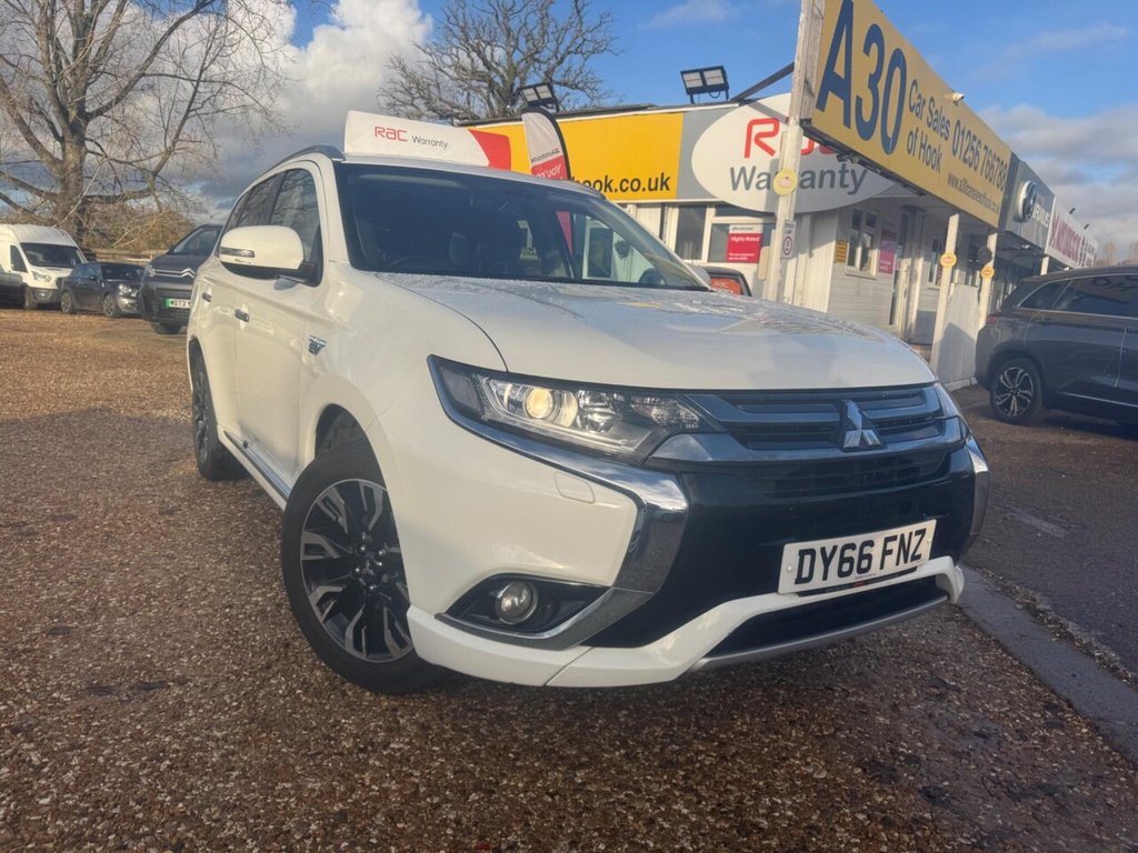 Used Mitsubishi Outlander 2016 for sale - 76784137: Photo 13