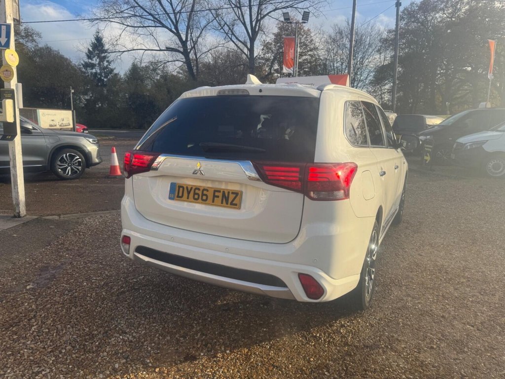 Used Mitsubishi Outlander 2016 for sale - 76784137: Photo 14
