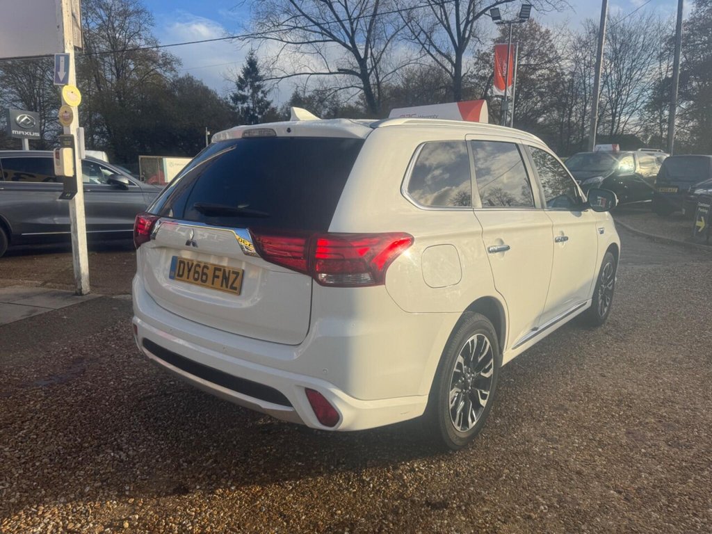 Used Mitsubishi Outlander 2016 for sale - 76784137: Photo 16