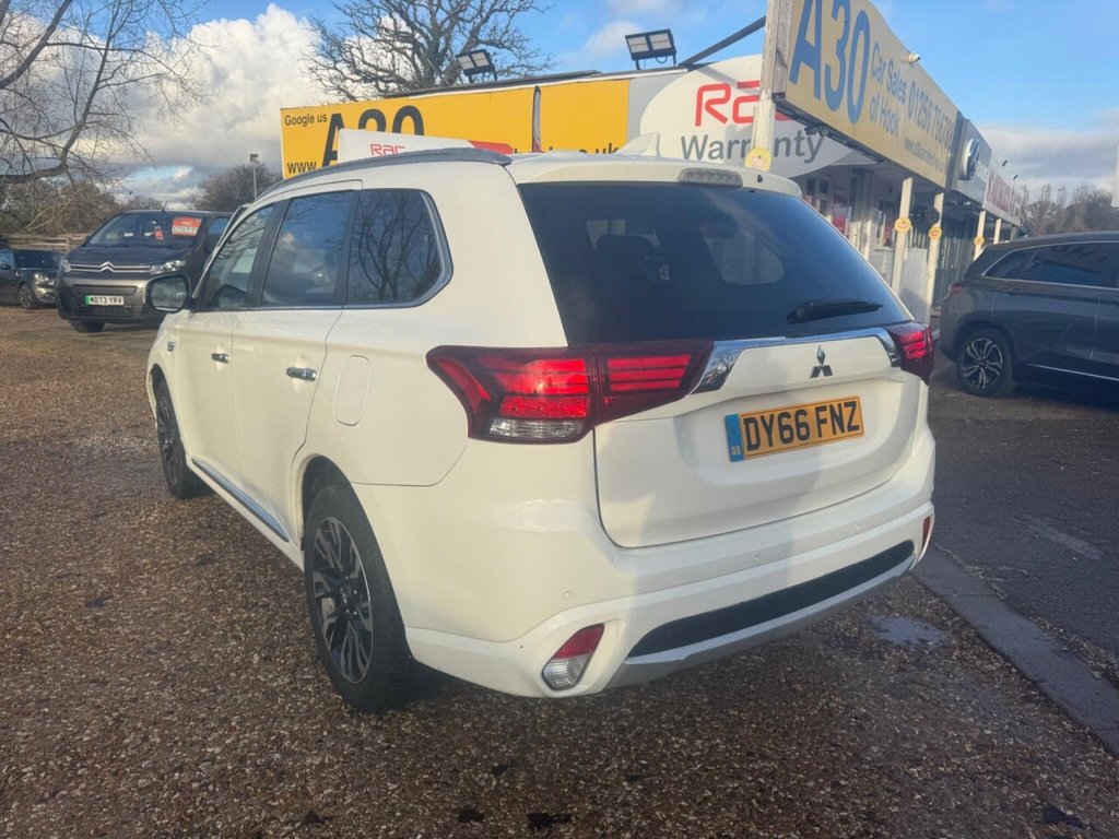 Used Mitsubishi Outlander 2016 for sale - 76784137: Photo 21