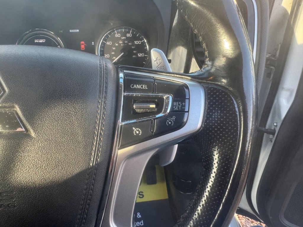 Used Mitsubishi Outlander 2016 for sale - 76784137: Photo 28