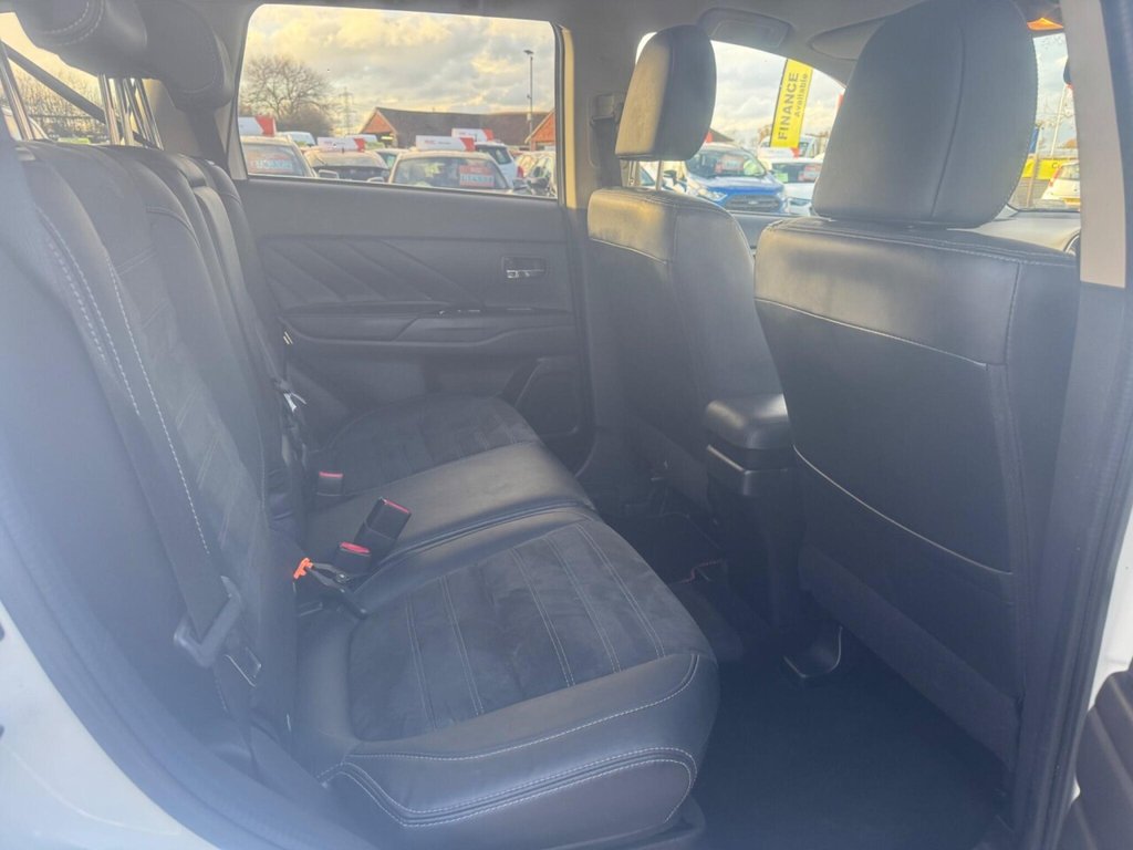 Used Mitsubishi Outlander 2016 for sale - 76784137: Photo 31