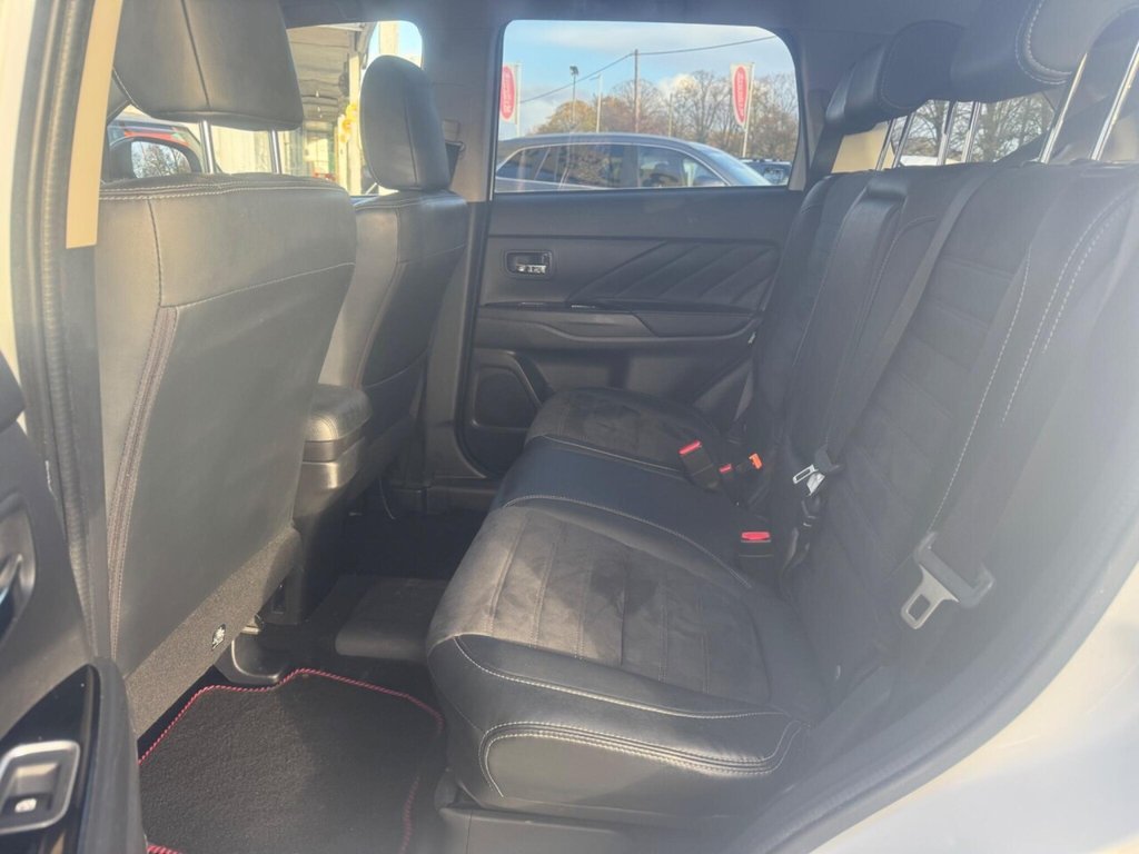 Used Mitsubishi Outlander 2016 for sale - 76784137: Photo 37