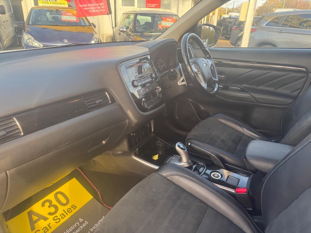 Used Mitsubishi Outlander 2016 for sale - 76784137: Photo 40