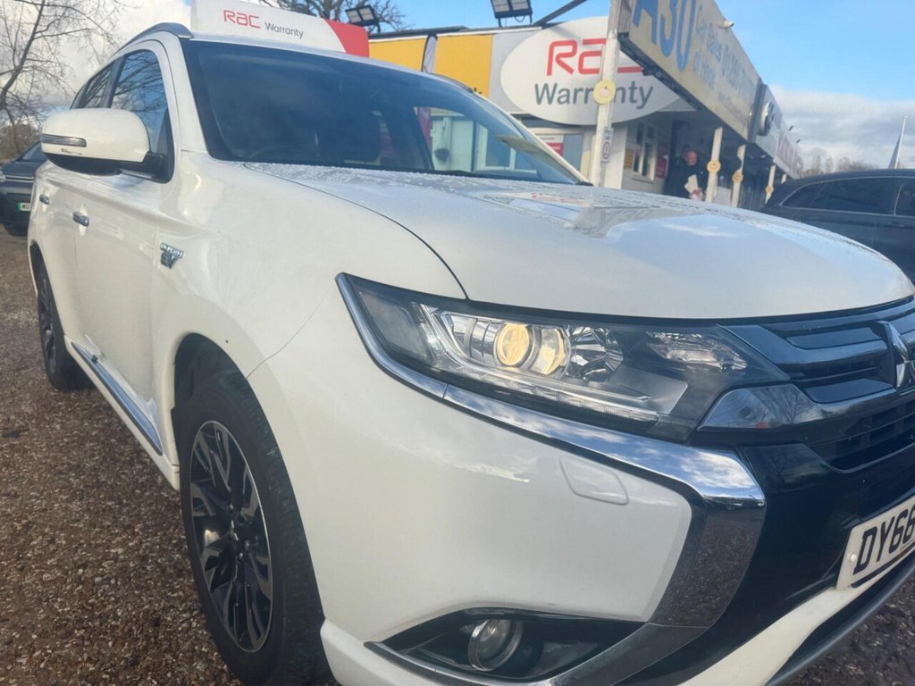 Used Mitsubishi Outlander 2016 for sale - 76784137: Photo 9