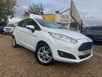 2015 (15) - 1.25 82 Zetec 3dr