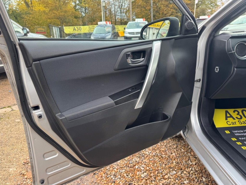 Used Toyota Auris 2015 for sale - 76496771: Photo 36