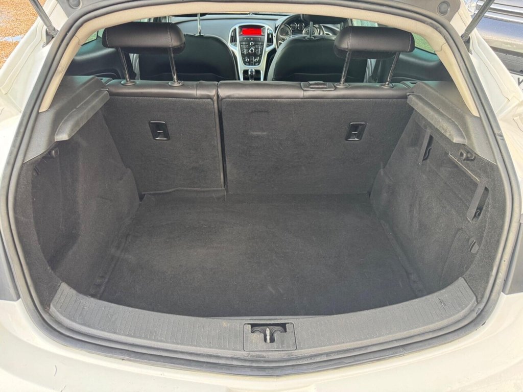 Used Vauxhall Astra GTC 2013 for sale - 77369952: Photo 31