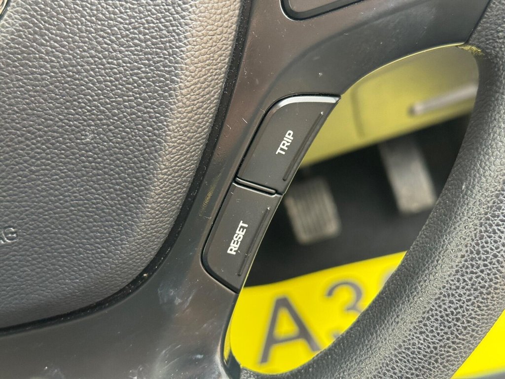 Used Hyundai i10 2017 for sale - 76496510: Photo 49