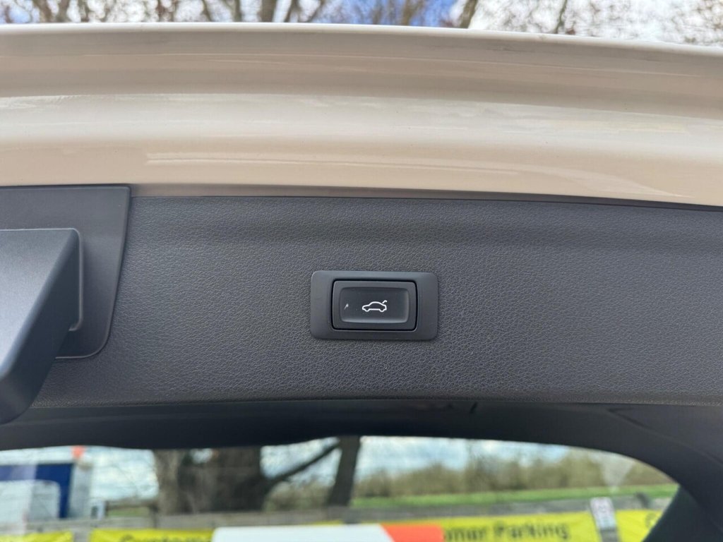 Used Audi Q3 2015 for sale - 77821075: Photo 40