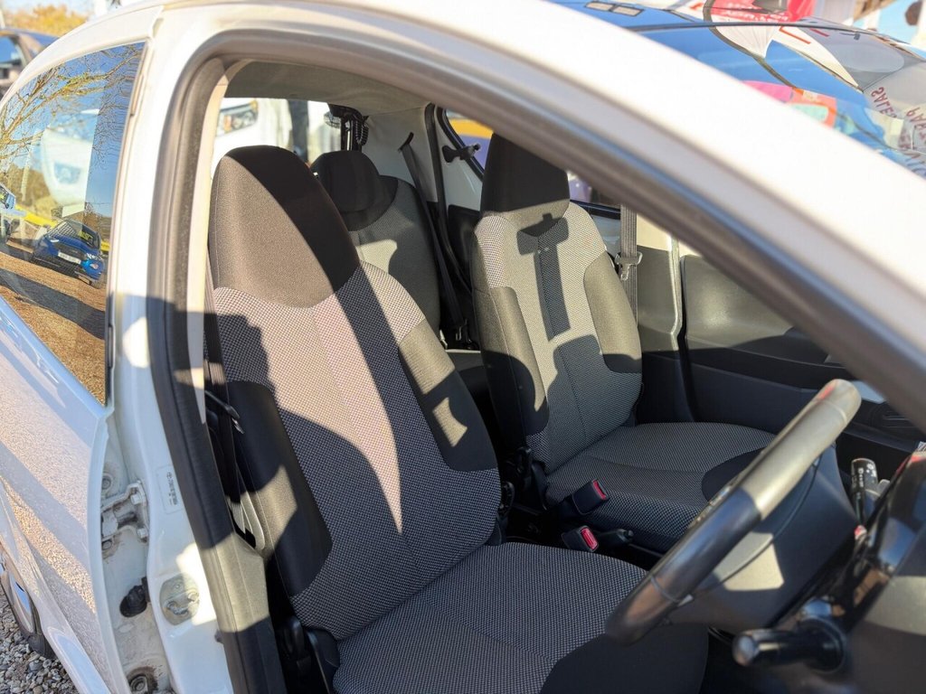 Used Toyota AYGO 2014 for sale - 76655047: Photo 21