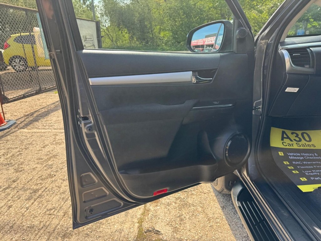 Used Toyota Hilux 2022 for sale - 76285268: Photo 38
