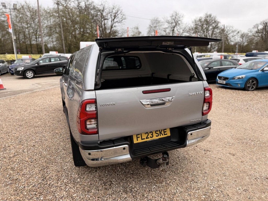 Used Toyota Hilux 2023 for sale - 77850445: Photo 16