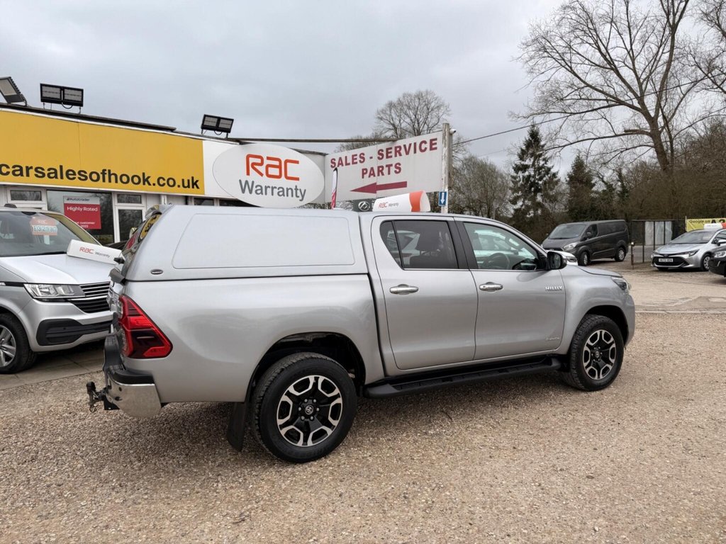 Used Toyota Hilux 2023 for sale - 77850445: Photo 18