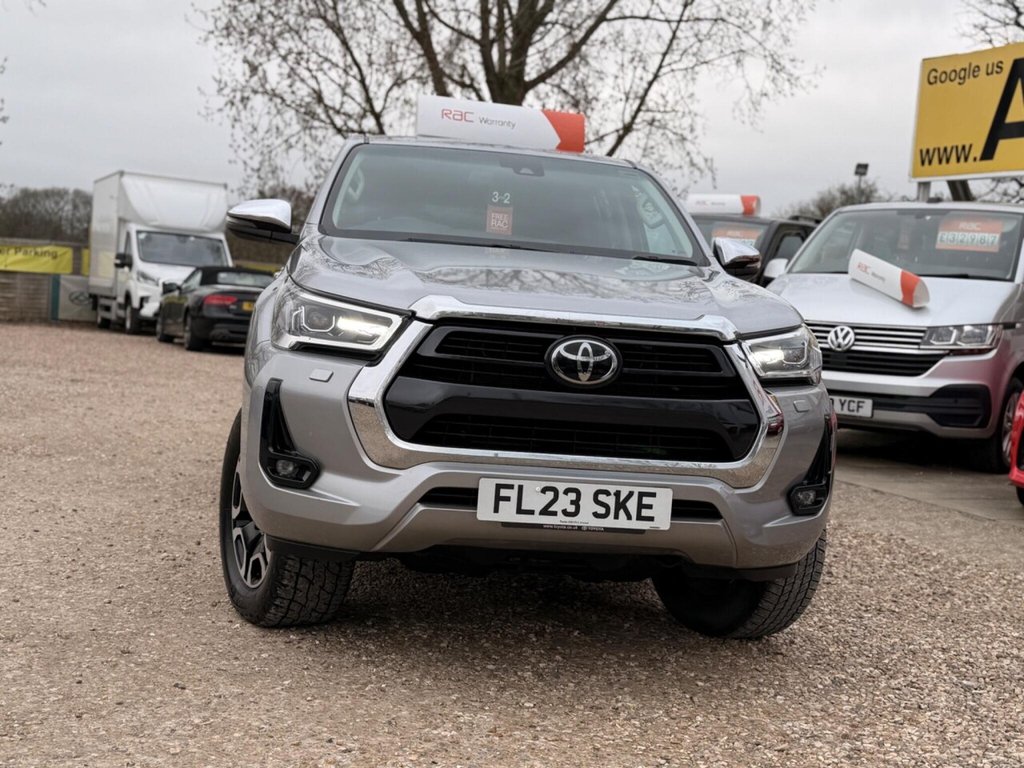 Used Toyota Hilux 2023 for sale - 77850445: Photo 2