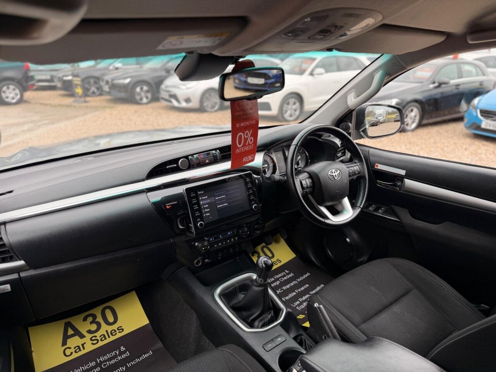 Used Toyota Hilux 2023 for sale - 77850445: Photo 32