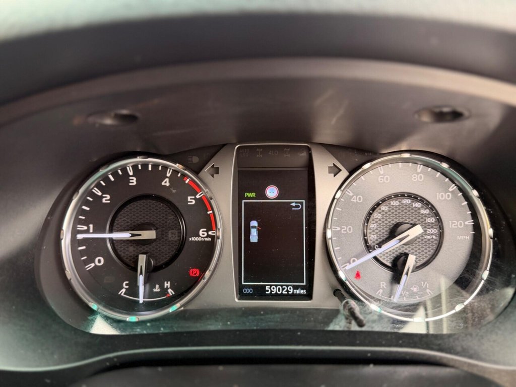 Used Toyota Hilux 2023 for sale - 77850445: Photo 34