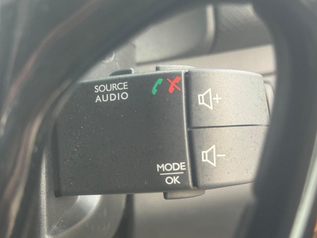 Used Renault Clio 2015 for sale - 76617567: Photo 31