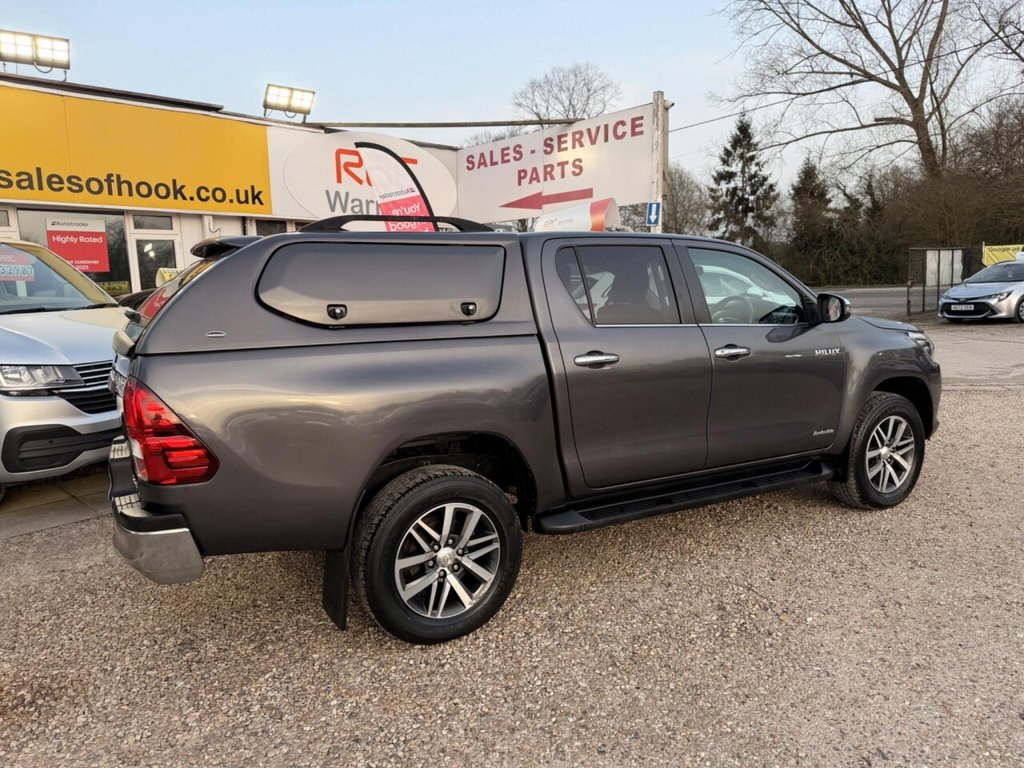 Used Toyota Hilux 2018 for sale - 77765332: Photo 12