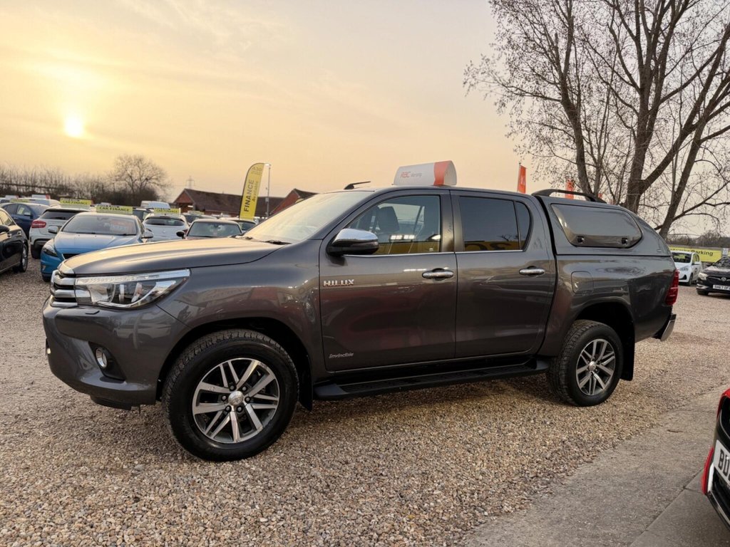 Used Toyota Hilux 2018 for sale - 77765332: Photo 19