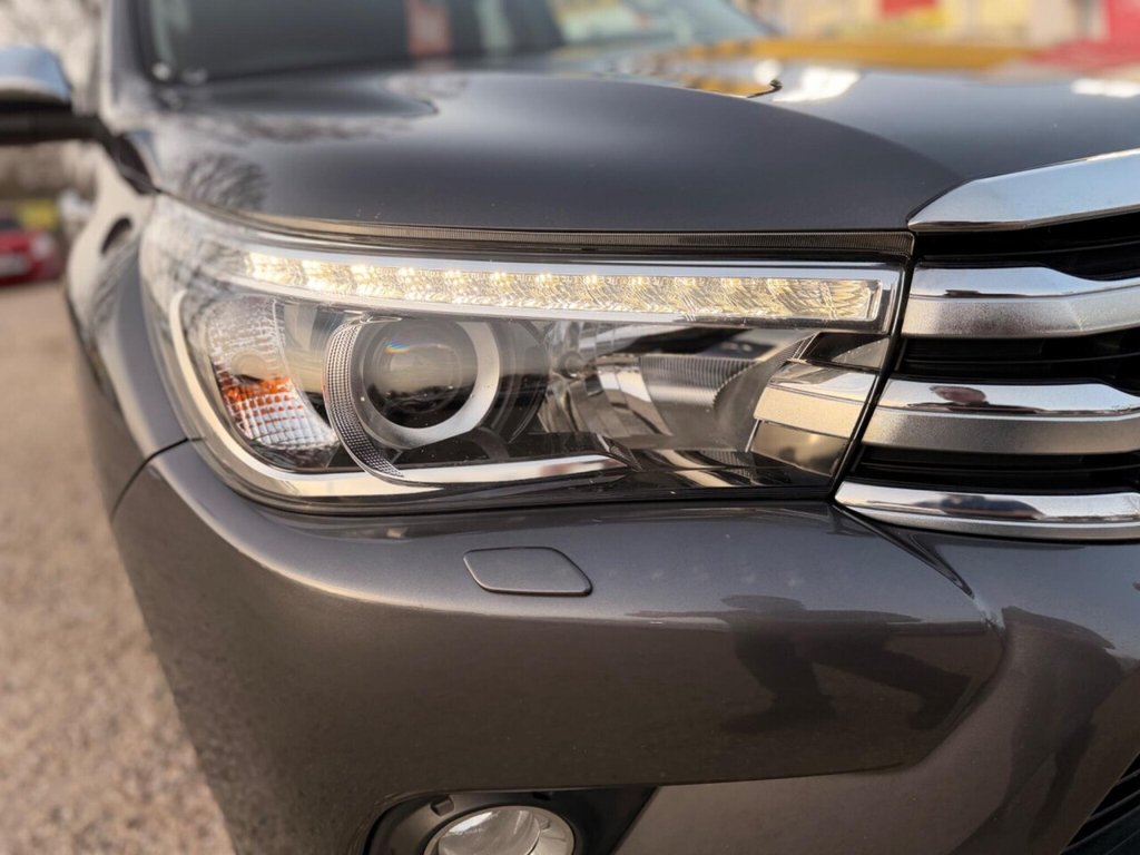 Used Toyota Hilux 2018 for sale - 77765332: Photo 21