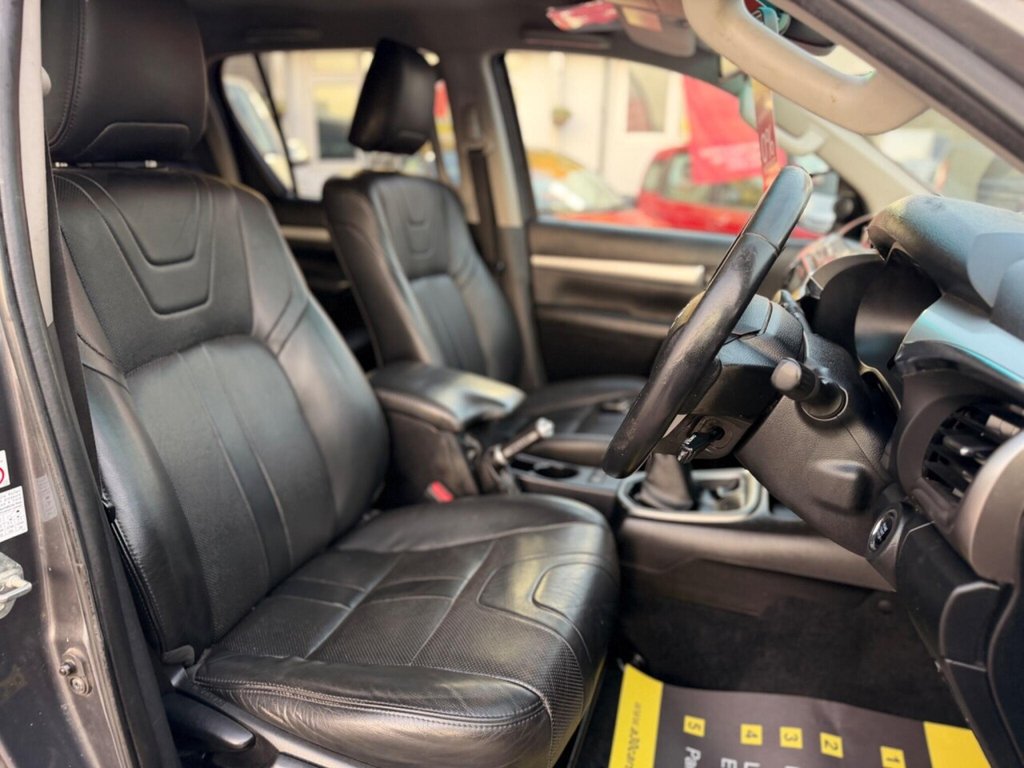 Used Toyota Hilux 2018 for sale - 77765332: Photo 25