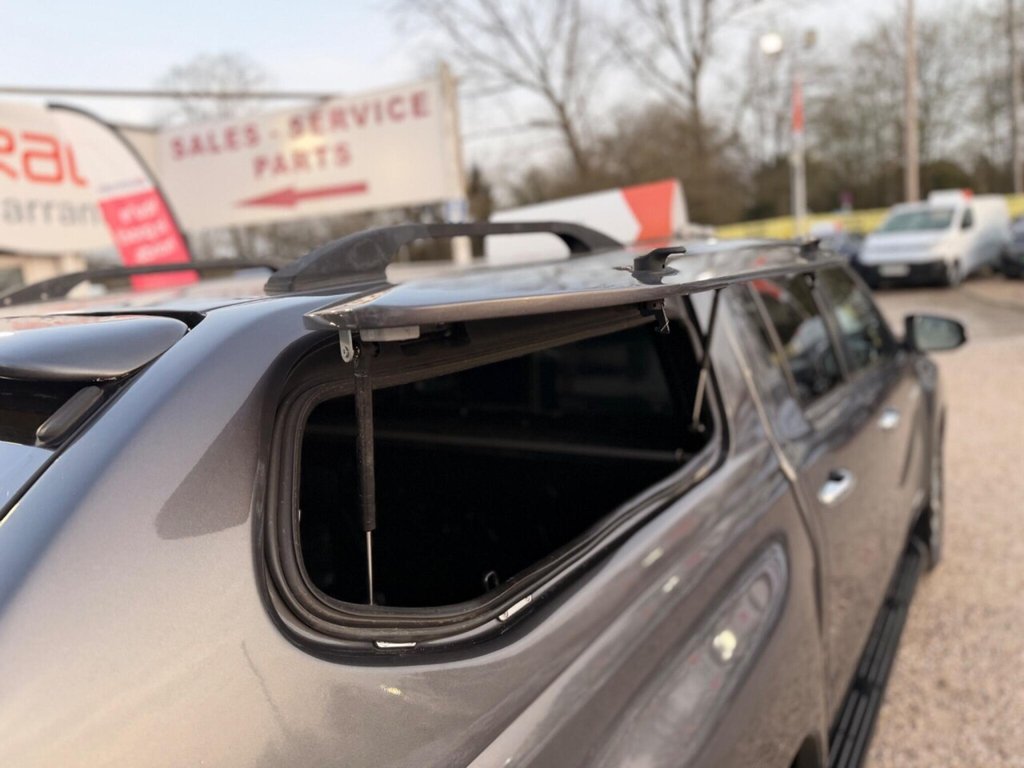 Used Toyota Hilux 2018 for sale - 77765332: Photo 26