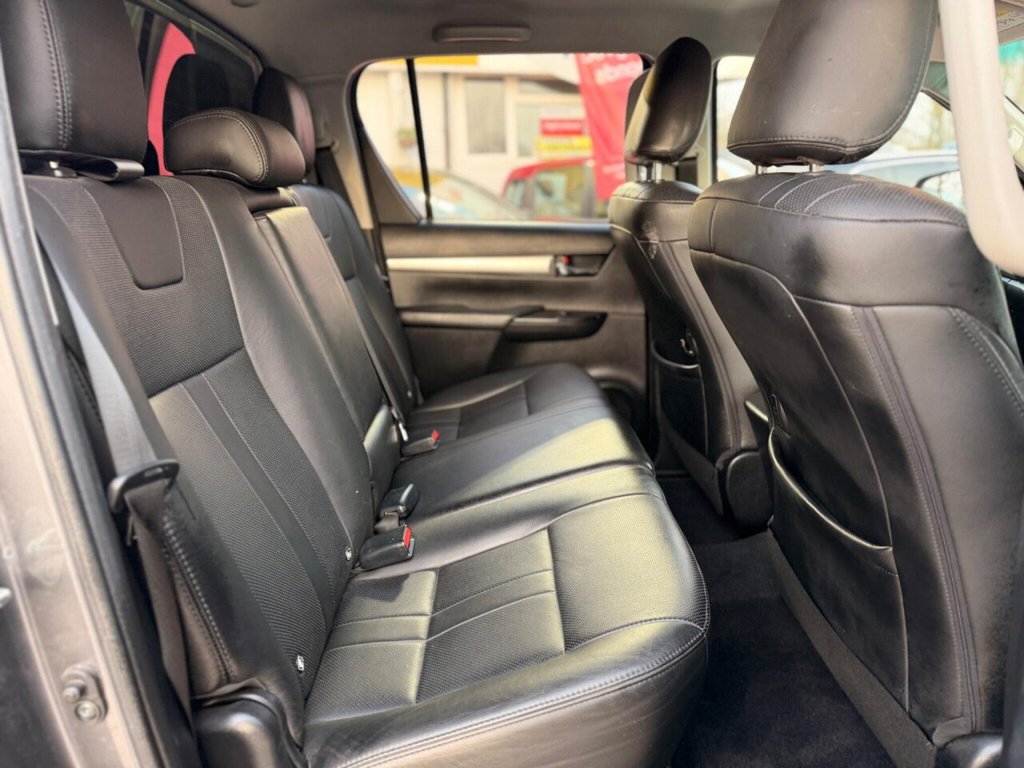 Used Toyota Hilux 2018 for sale - 77765332: Photo 28