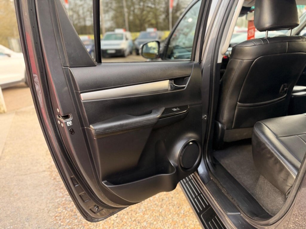 Used Toyota Hilux 2018 for sale - 77765332: Photo 41