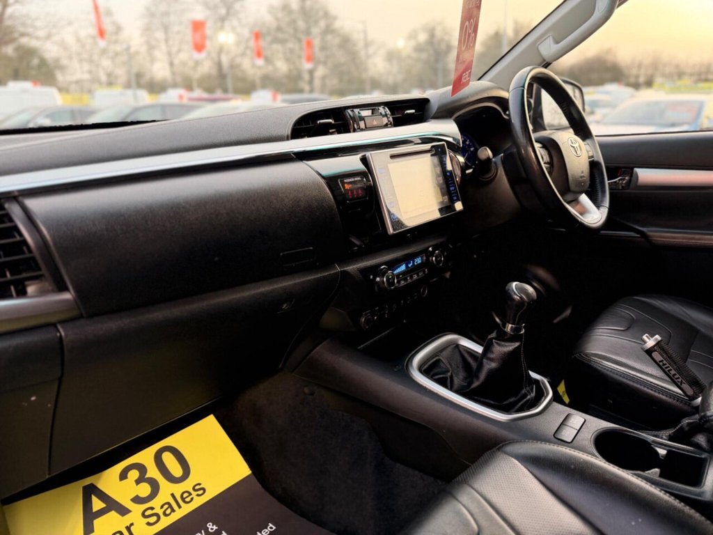 Used Toyota Hilux 2018 for sale - 77765332: Photo 42