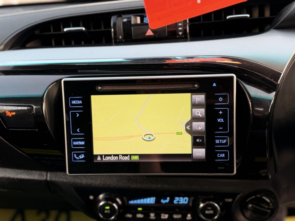 Used Toyota Hilux 2018 for sale - 77765332: Photo 49